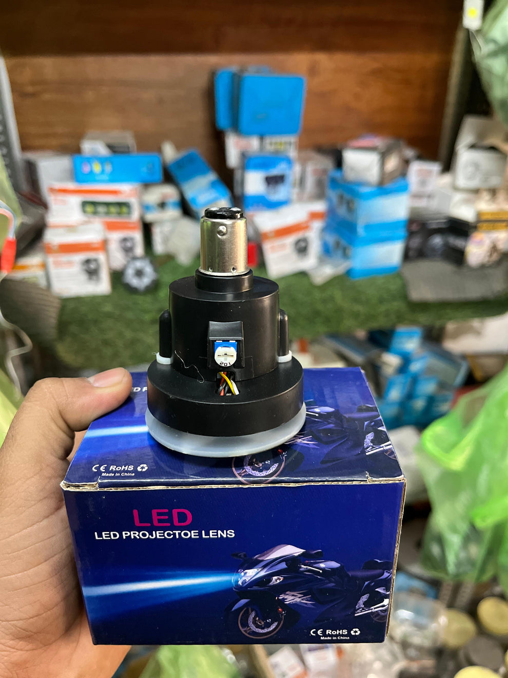 BackTail Revolving LED Light Bulb