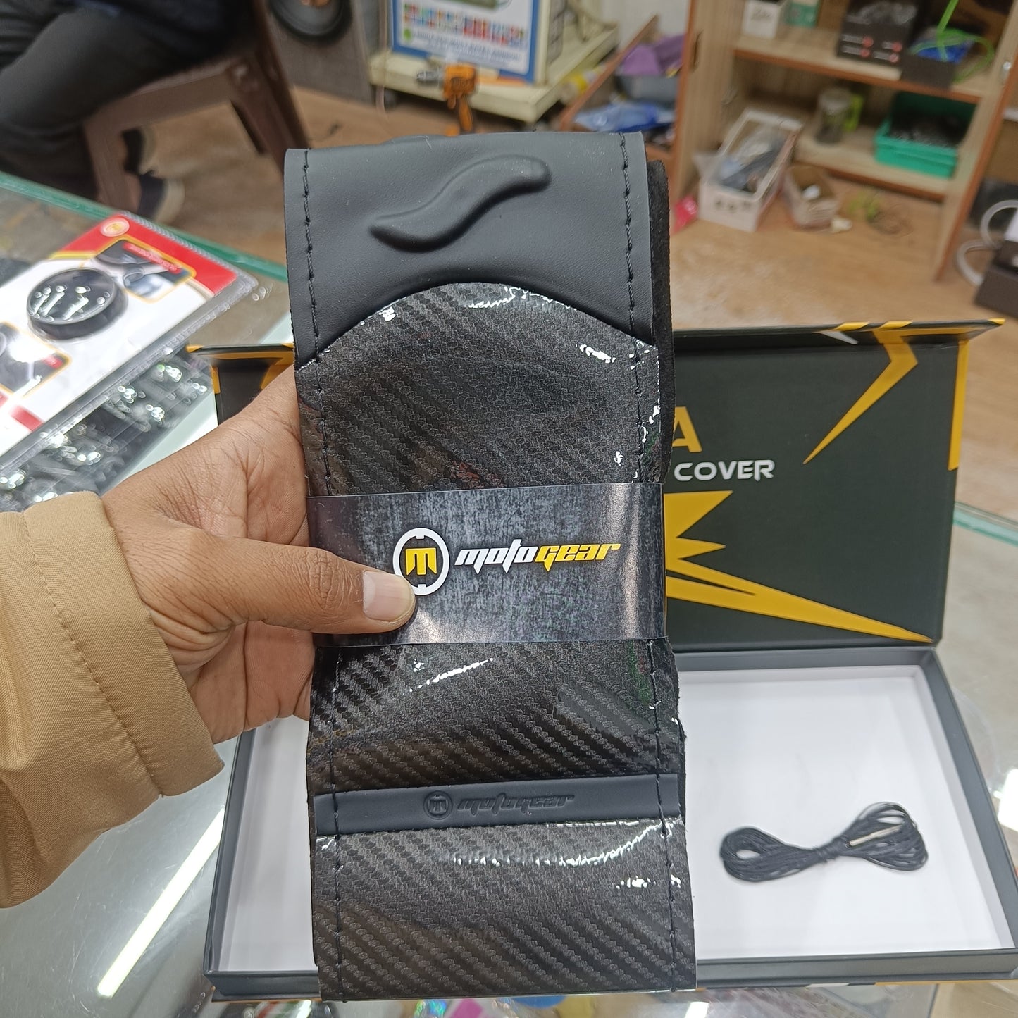 Carbon Steering Wheel Cover Bella X1 – Premium Anti-Slip Universal Fit for Cars